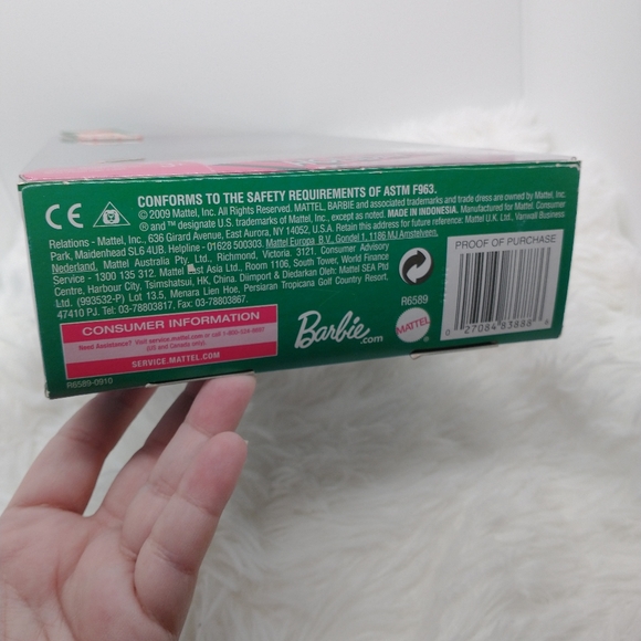 Barbie Holiday Wishes 2009 NIB Christmas Collectable Red Gold Mattel Doll New - Picture 10 of 11